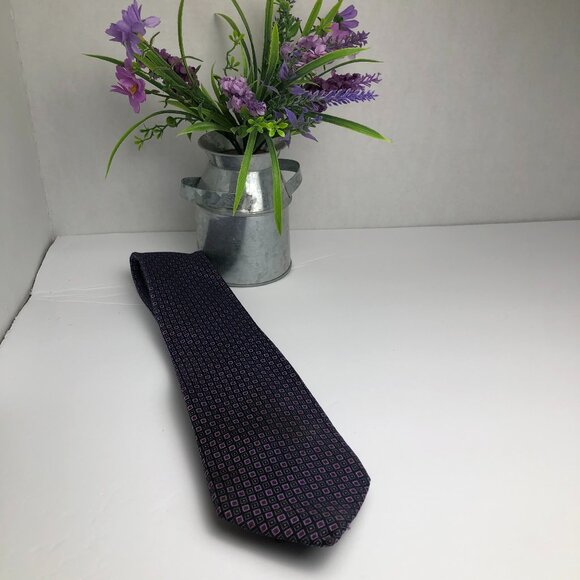 Croft & Barrow Hand Made 100% Polyester Red Purple and Black Men’s Necktie - Picture 1 of 5